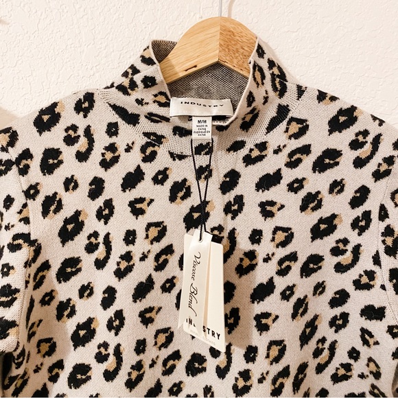Industry Clothing leopard print mock neck sweater - Picture 3 of 4
